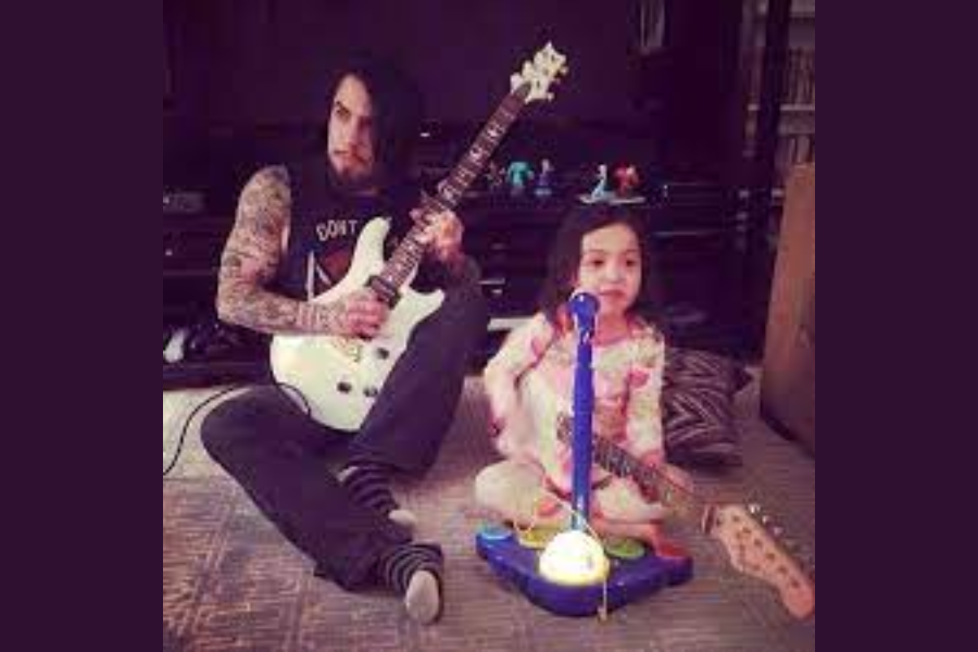 Dave Navarro Children